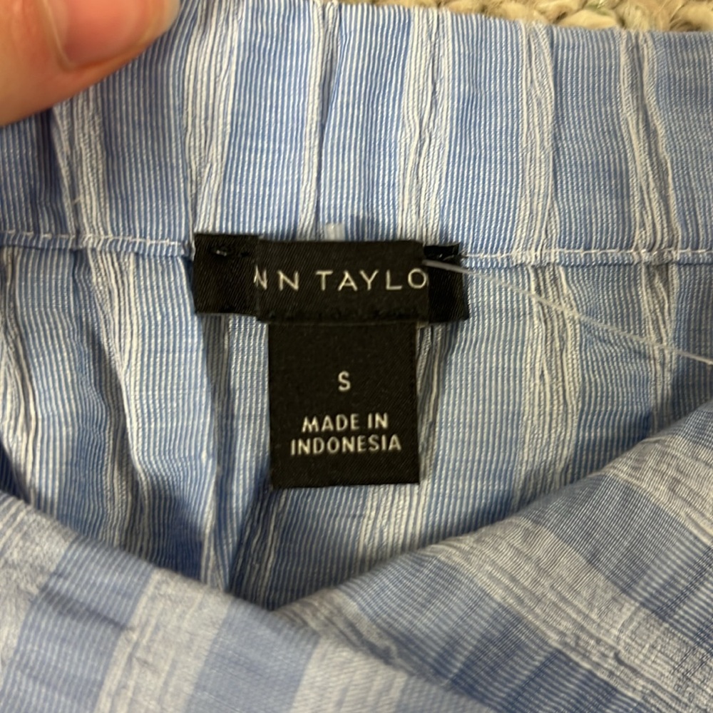 Ann Taylor off the Shoulder Top - Picture 6 of 6